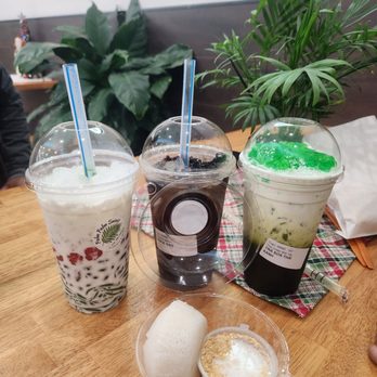Palm Palm Sweet - Palm Palm Dessert 4/5 (Left). Brown Sugar Winter Melon 5/5 (Middle). Thai Green Milk Tea 4/5 (Right). Steamed Rice Cake 5/5. - Desserts Near Me - Garden Grove, California