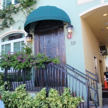 Sardelli - Front, it looks just like a residential home. - Italian Near Me - Hollywood, Florida Sardelli - Front, it looks just like a residential home. - Italian Near Me - Hollywood, Florida