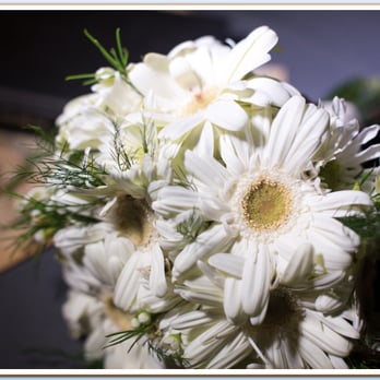 Green Bench Flowers - My bridal bouquet. - Florists Near Me - Saint Petersburg, Florida Green Bench Flowers - My bridal bouquet. - Florists Near Me - Saint Petersburg, Florida