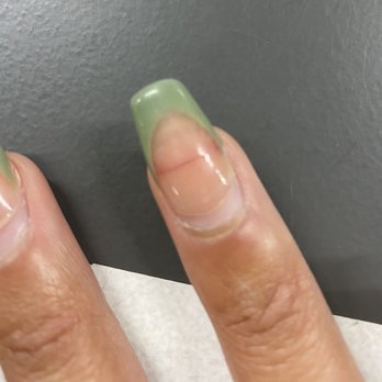 Noire Spa - Broken and painful nail - Eyelash Service Near Me - Riverside, California