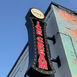 Scoops on Main - Front of building