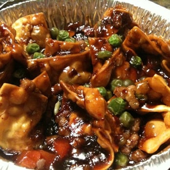 Panda Garden - Supposedly wontons in hot oil. More like dried wontons bolognese. - Chinese Near Me - Bethel, Connecticut Panda Garden - Supposedly wontons in hot oil. More like dried wontons bolognese. - Chinese Near Me - Bethel, Connecticut