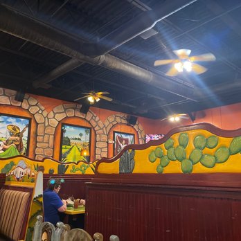 Salsas Philips Highway - the interior of a mexican restaurant - Mexican Near Me - Jacksonville, Florida Salsas Philips Highway - the interior of a mexican restaurant - Mexican Near Me - Jacksonville, Florida