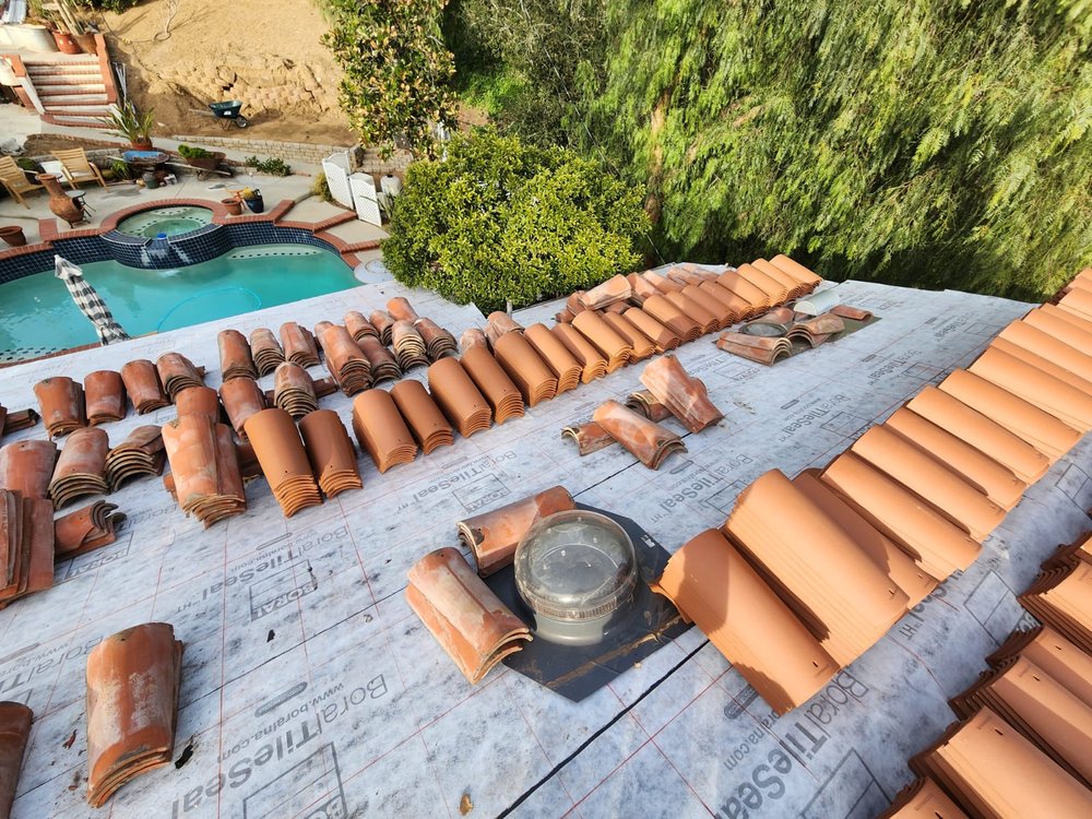 Slide of Gio Roofing