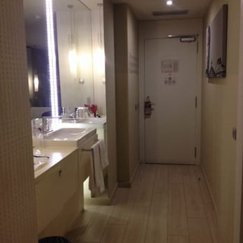 Grums - Hotels Near Me - Barcelona, B
