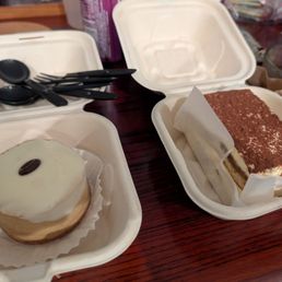 Cappuccino cheese cake and tiramisu Cappuccino cheese cake and tiramisu