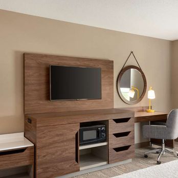 Hampton Inn St. Louis-Columbia - Guest room - Hotels Near Me - Columbia, Illinois
