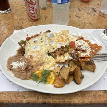 Tapanco - Machaca De Rez con Chilaquiles - Steakhouses Near Me - Rosarito, BCN