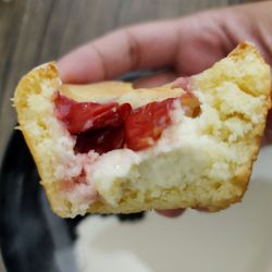 Batch Bakehouse - Mini butter cake cherry cream cheese