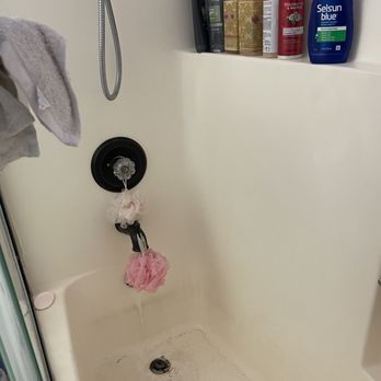 Master Bath Refinishing - Before. So embarrassing as the tub was extremely dated and had dye in it. - Refinishing Services Near Me Master Bath Refinishing - Before. So embarrassing as the tub was extremely dated and had dye in it. - Refinishing Services Near Me