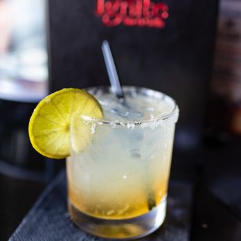 Hooked Seafood Restaurant - Cadillac Margarita - Seafood Near Me - Manchester, New Hampshire