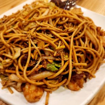 Joyee's Dumpling House - Poway - Combination chow mein - Chinese Near Me - Poway, California Joyee's Dumpling House - Poway - Combination chow mein - Chinese Near Me - Poway, California