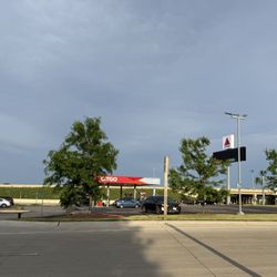Citgo - Quick off-on access from southbound I-94.