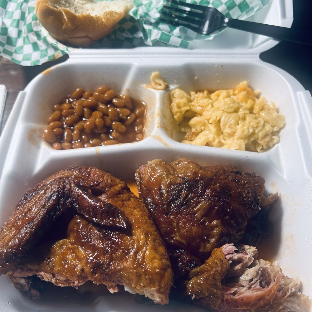 1/2 chicken with Mac and cheese and beans