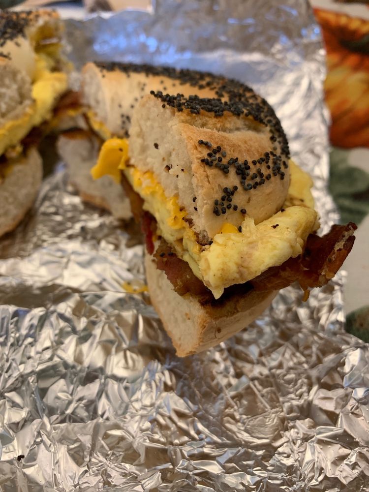 IZĒ’S DELI & BAGELRY 202 Photos & 368 Reviews Delis 11622