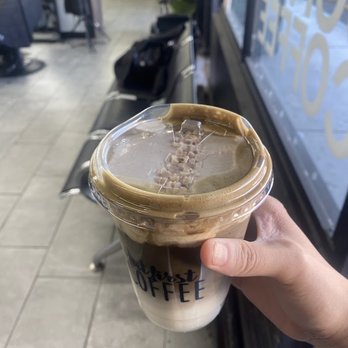 ESSNTL Coffee - Banana Hojicha Latte - Coffee & Tea Near Me - San Diego, California
