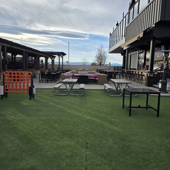Viewhouse - Centennial - Back area where you can hangout and chill - American Near Me - Centennial, Colorado
