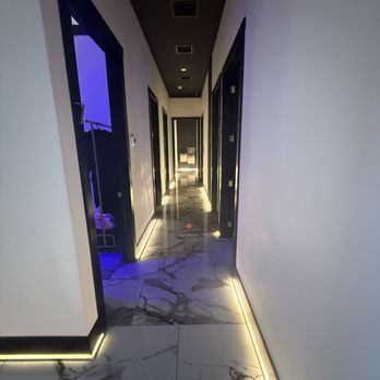 Sun Tanner, Tanning and Wellness Spa - Tanning Beds Near Me - Parrish, Florida