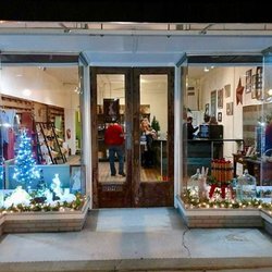 Rabbiteye Winery and Market - Front Windows