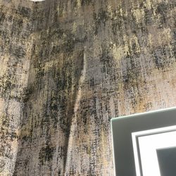 Poorly installed wallpaper
