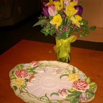Bear Creek Florist - This was the bouquet and tray that Bear Creek Florist provided - great job of matching the two items, without my even asking. - Florists Near Me - Redmond, Washington Bear Creek Florist - This was the bouquet and tray that Bear Creek Florist provided - great job of matching the two items, without my even asking. - Florists Near Me - Redmond, Washington