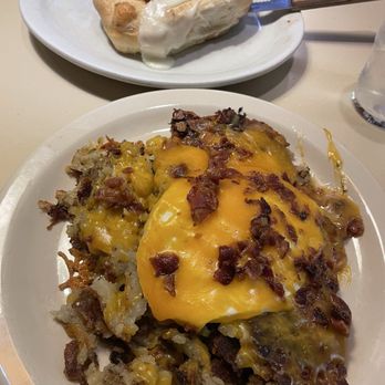 Windmill Restaurant - Bird's Nest with cinnamon role - Breakfast & Brunch Near Me - Holland, Michigan