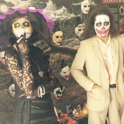 Museo de la Tortura y Asesinos Seriales - Catrina y Guazón hostes del museo