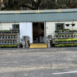 Herb Creek Landscape Supply - Garden shed where you'll find coco liners and other gardening items.