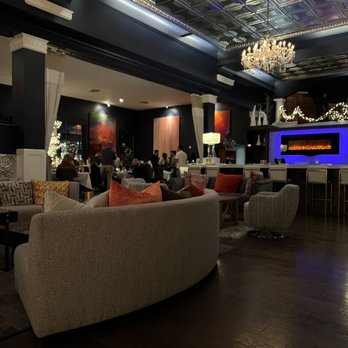 Kimi's Chop & Oyster House - Lounge area - Seafood Near Me - Holladay, Utah