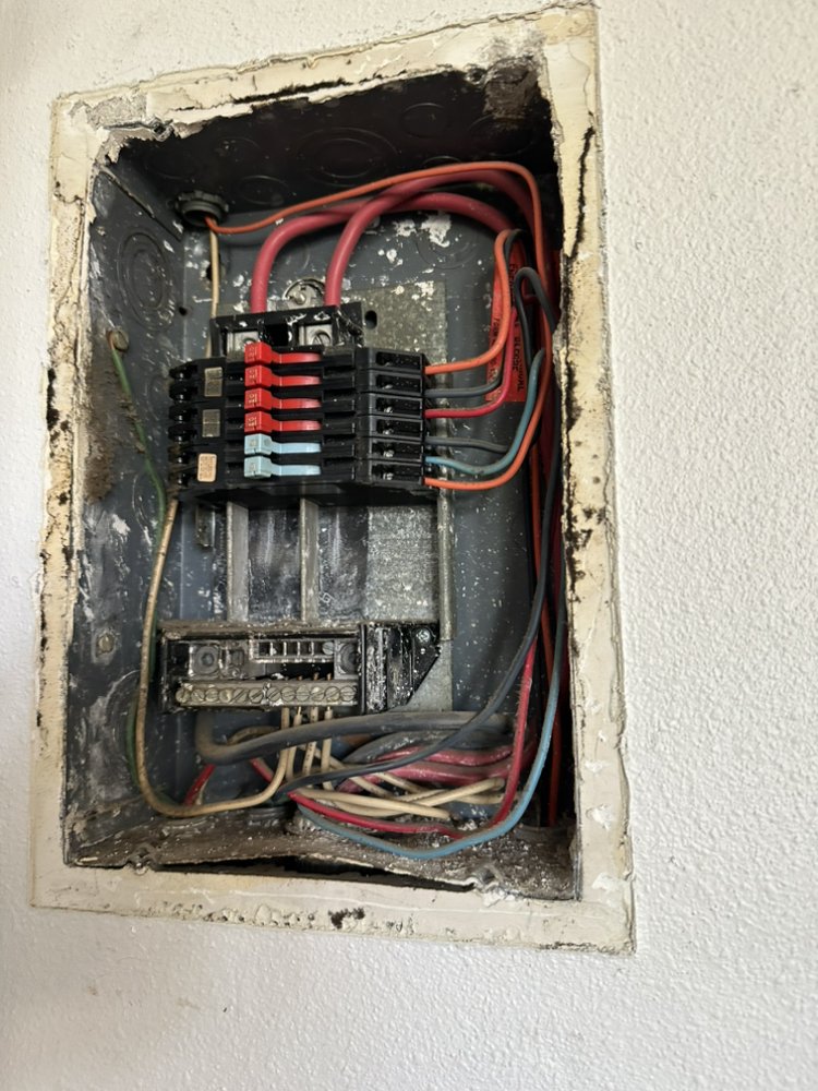 Slide of Shahtar Electrical Services