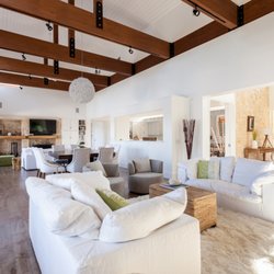 Living With Chic - Interior design. Interior designer. Home decor. Interior decor. Styling. Home styling. Interior design California. Living with chic.