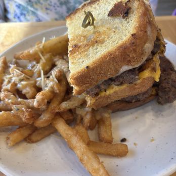 Spindle's Filling Station - Grilled Cheese Patty Melt - American Near Me - Wilmington, North Carolina Spindle's Filling Station - Grilled Cheese Patty Melt - American Near Me - Wilmington, North Carolina