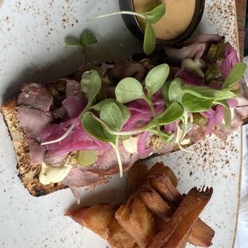 Norda Oslo - Steak sandwich - Restaurants Near Me