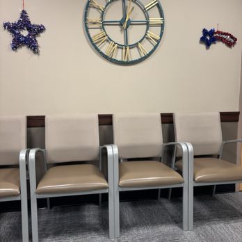 SMIL Southwest Medical Imaging - Waiting area - Medical Centers Near Me - Phoenix, Arizona SMIL Southwest Medical Imaging - Waiting area - Medical Centers Near Me - Phoenix, Arizona