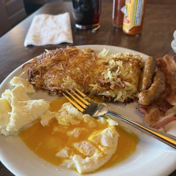 Denny's - Diners Near Me - Petaluma, California