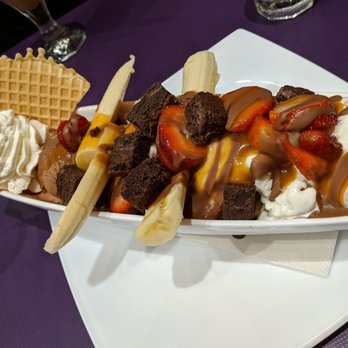 Demetres - Desserts Near Me - Burlington, Ontario