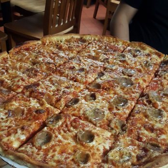 Pizza House - 1/2 Bacon 1/2 Sausage - Pizza Near Me - New Haven, Connecticut Pizza House - 1/2 Bacon 1/2 Sausage - Pizza Near Me - New Haven, Connecticut
