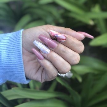 Le's O Nails - Nail Salons Near Me - Oxnard, California