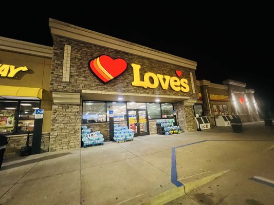 Love's Travel Stop by null