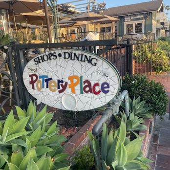 Sapphire - The entrance from the street - New American Near Me - Laguna Beach, California