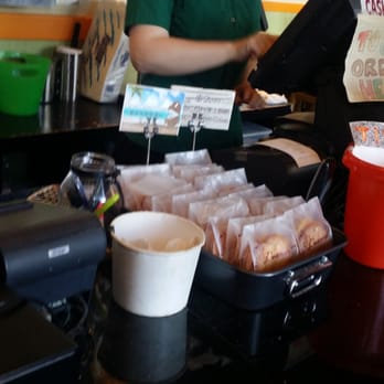 Class 302 Cafe - 0.5/5 stars for customer service provided by this cashier.. rude, not smiling to custumers - Taiwanese Near Me - Cerritos, California