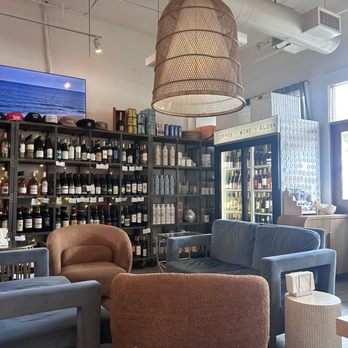 Salty Bottle & Brew  - Interior - Wine Tasting Room Near Me - Rosemary Beach, Florida