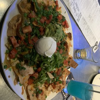 Yard House - Chicken Nachos - New American Near Me - Honolulu, Hawaii
