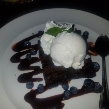 Anna's Harborside Grille - Brownie Sundae - American Near Me - Plymouth, Massachusetts Anna's Harborside Grille - Brownie Sundae - American Near Me - Plymouth, Massachusetts