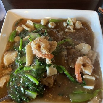 Monora Thai - Cerritos - Rad Nar with seafood. - Thai Near Me - Cerritos, California