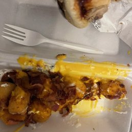 BBQ Pulled Pork Sandwich and Cheesy Bacon Ranch Taters BBQ Pulled Pork Sandwich and Cheesy Bacon Ranch Taters