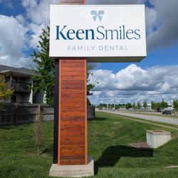 Keen Smiles Family Dental - Monument Sign