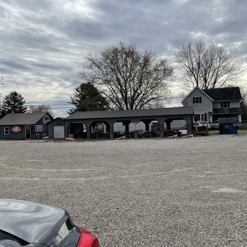 1000° Wood Fired Pizza - Overflow parking - Pizza Near Me - Mt. Summit, Indiana