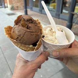 Chocolate peanut butter in a waffle cone, chocolate chip cookie dough in a cup. Delicious! Chocolate peanut butter in a waffle cone, chocolate chip cookie dough in a cup. Delicious!