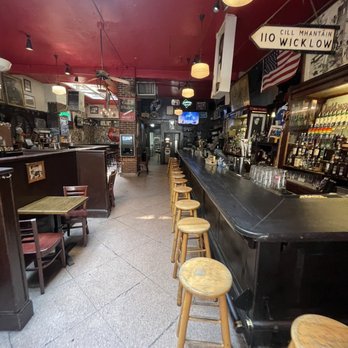 Kelly's Irish Times - Dive Bars Near Me - Washington, DC, District of Columbia